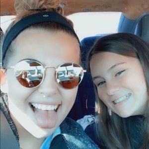 Meet your Posher, Brooke